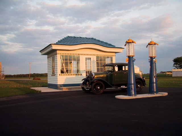 Coupe at Old Filling Station.jpg