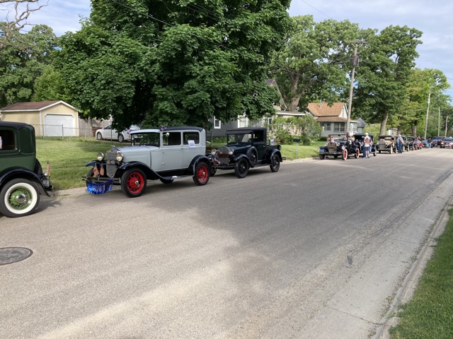 Beloit Memorial Day Parade.jpg